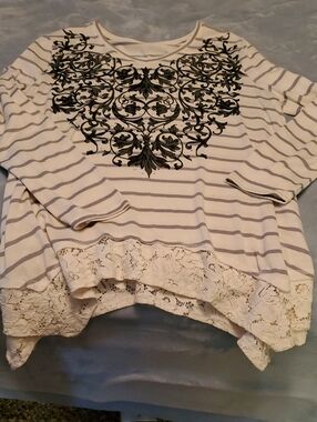 Cato Cream and Light Gray Striped Lace-Hem Sweatshirt with Black Filigree